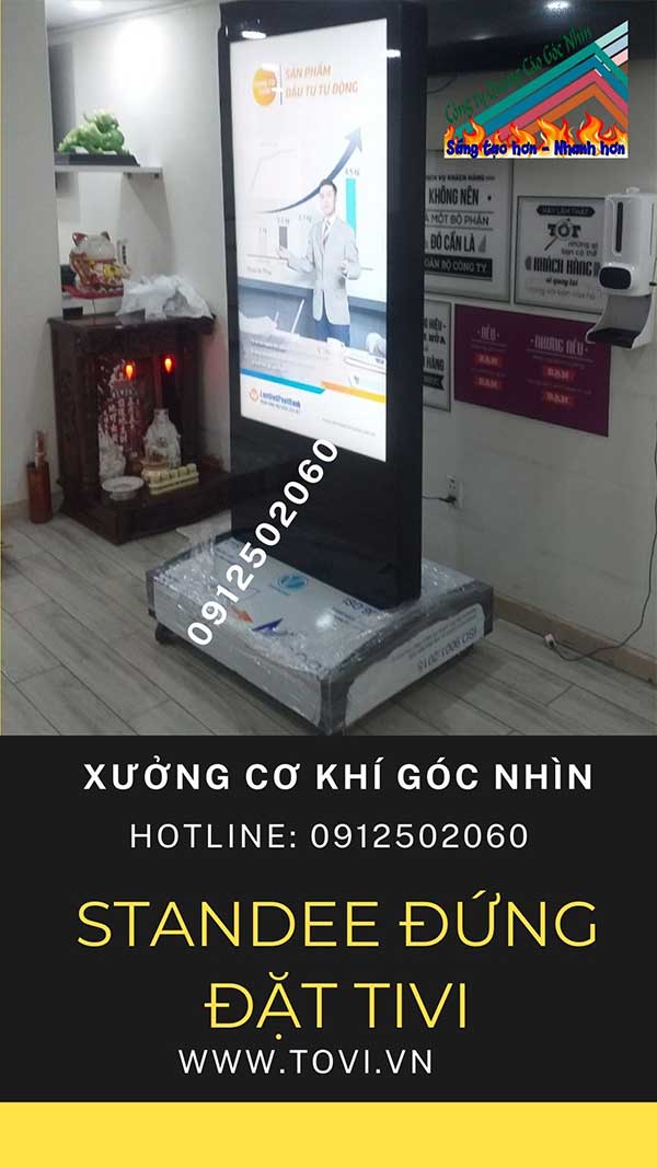 tìm xưởng sản xuất kệ standee bảo vệ màn hình