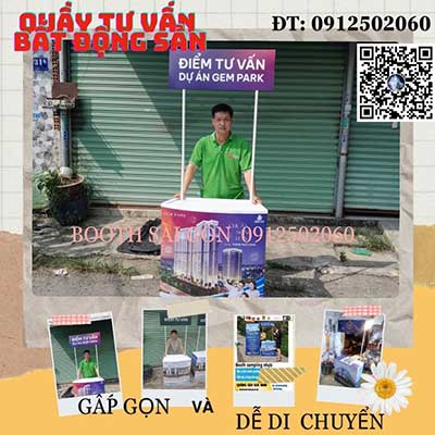 nhân viên tư vấn nhà đất bằng quầy booth nhựa